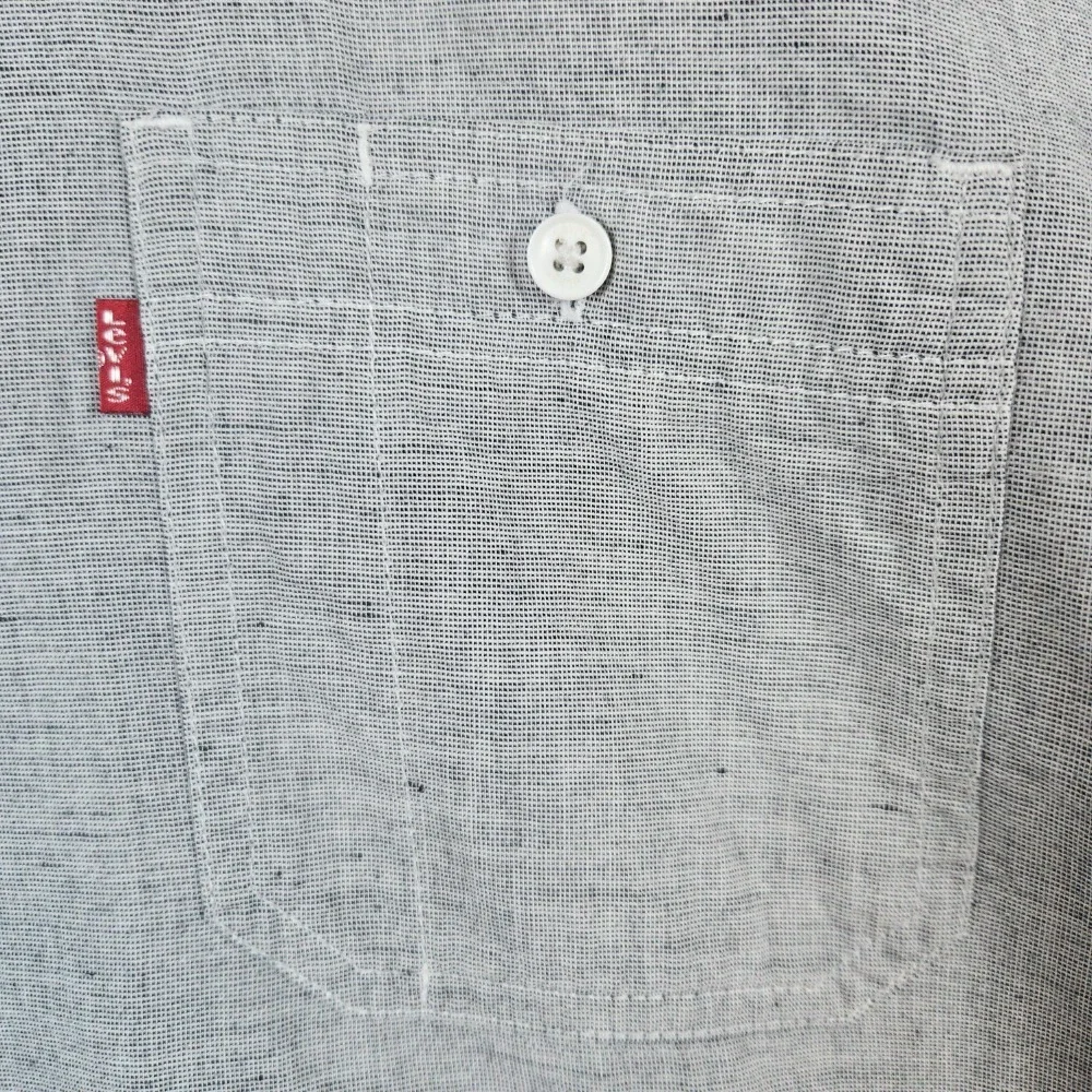 Levi's Gray Button Up Shirt‎ Size XL Long Sleeve Cotton Blend Lightweight SPOT